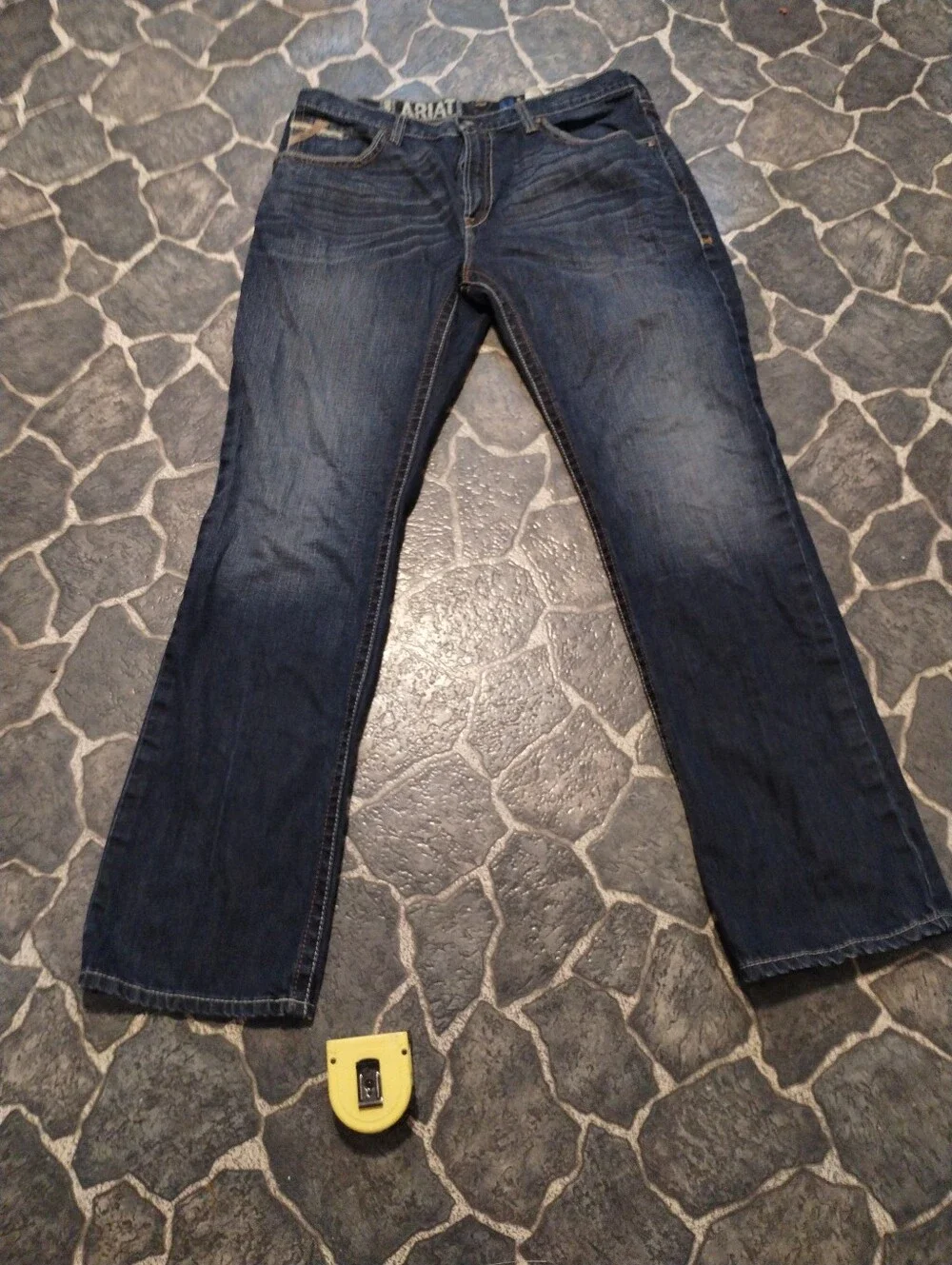 ARIAT Mens M2 Relaxed Bootcut Jeans 38 